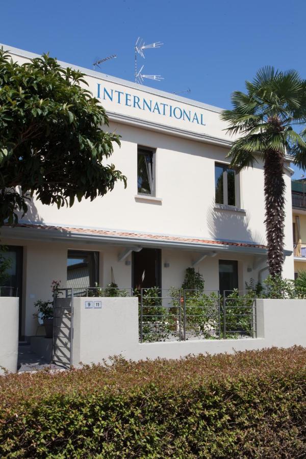 International Rooms & Apartments ซีร์มิโอเน ภายนอก รูปภาพ