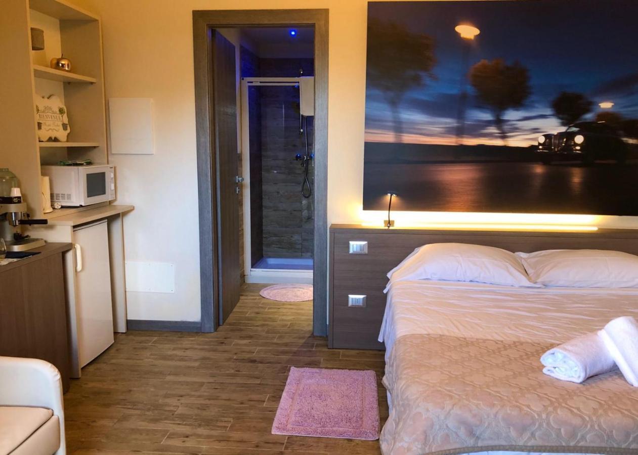 International Rooms & Apartments ซีร์มิโอเน ภายนอก รูปภาพ